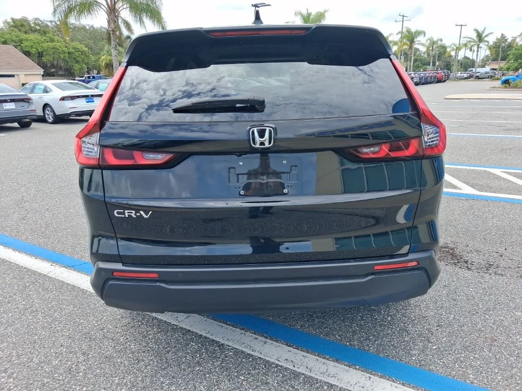 Used 2024  Honda EX-L image 6