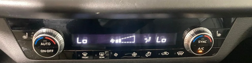 Used 2025  Mitsubishi SE image 8