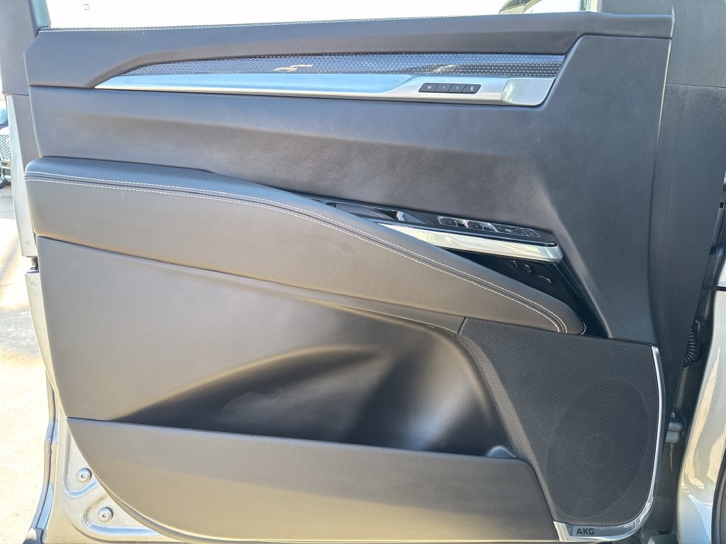 2026 Cadillac Escalade ESV V-Series - Photo 18