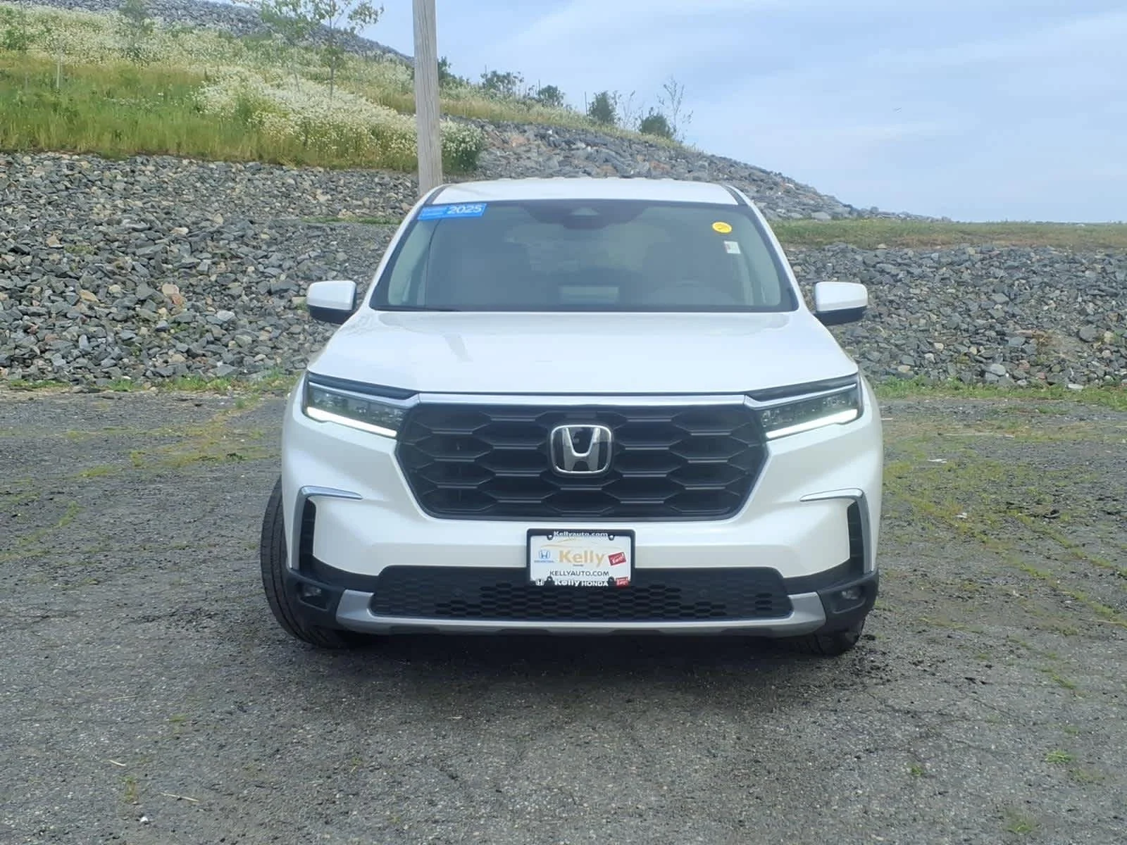 Certified Used 2025 Platinum White Pearl Honda EX-L image 2