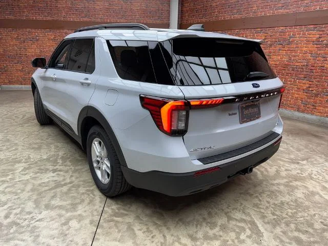 New 2026 Space White Metallic Ford Active image 2