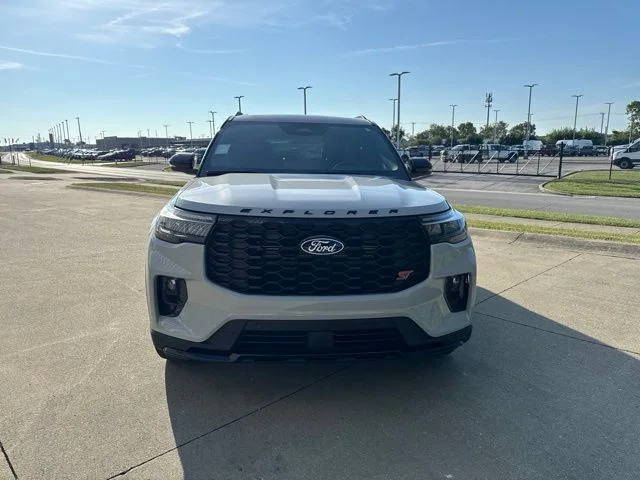 New 2027 Avalanche Gray Ford ST image 11