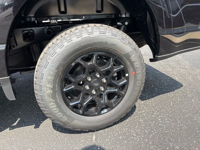 New 2026 Agate Black Metallic Ford XLT image 28