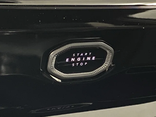 New 2026 Baltic Gray Metallic Clear-Coat Exterior Paint Jeep Altitude image 29
