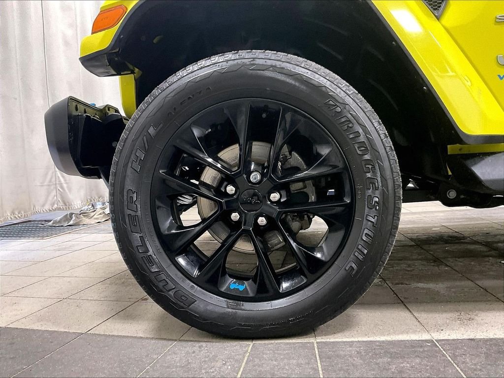 Used 2022 Yellow Jeep  image 7