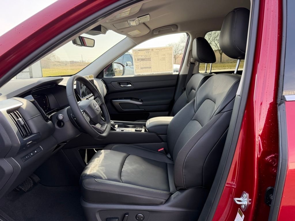 New 2026 Scarlet Nissan SL image 8