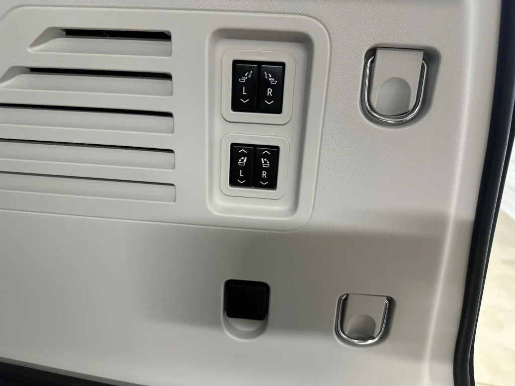 2026 GMC Acadia Denali - Photo 29