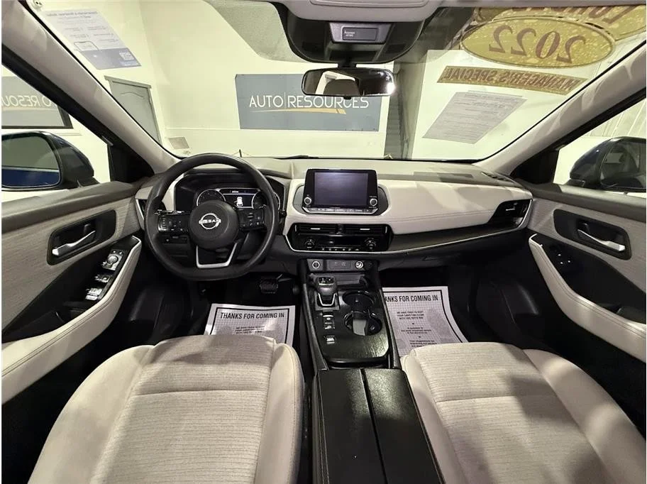 2022 Nissan Rogue SV - Photo 17