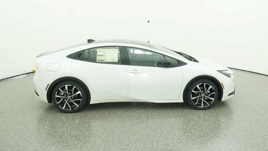 New 2026 Wind Chill Pearl Toyota XSE Premium image 37