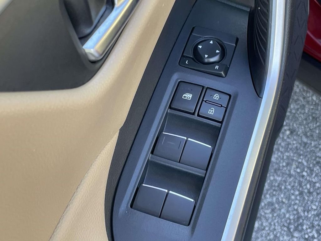 2021 Toyota RAV4 XLE Premium - Photo 6