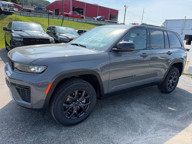 New 2027 Sting-Gray Clear-Coat Paint Jeep Altitude image 2