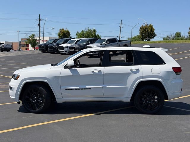 Certified Used 2022 White Jeep Laredo X image 11