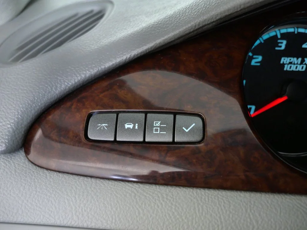 Used 2011 White Buick CXL image 24