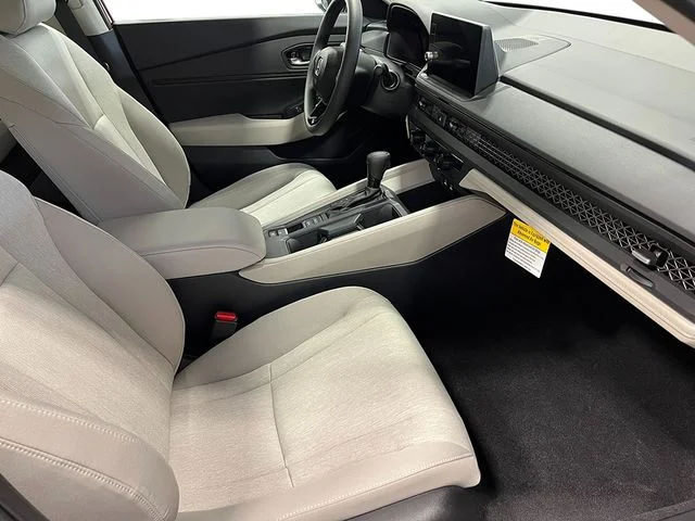 New 2026 White Honda SE image 28