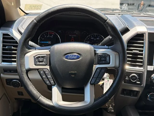 Used 2017  Ford Lariat image 23