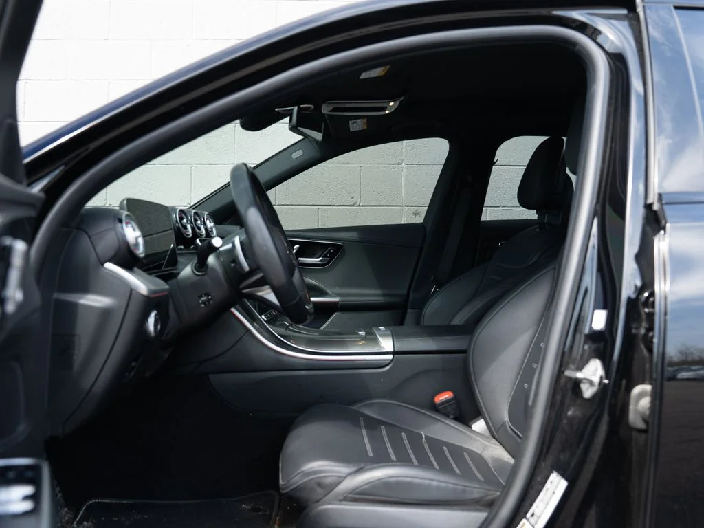 Used 2023  Mercedes-Benz C 300 image 17