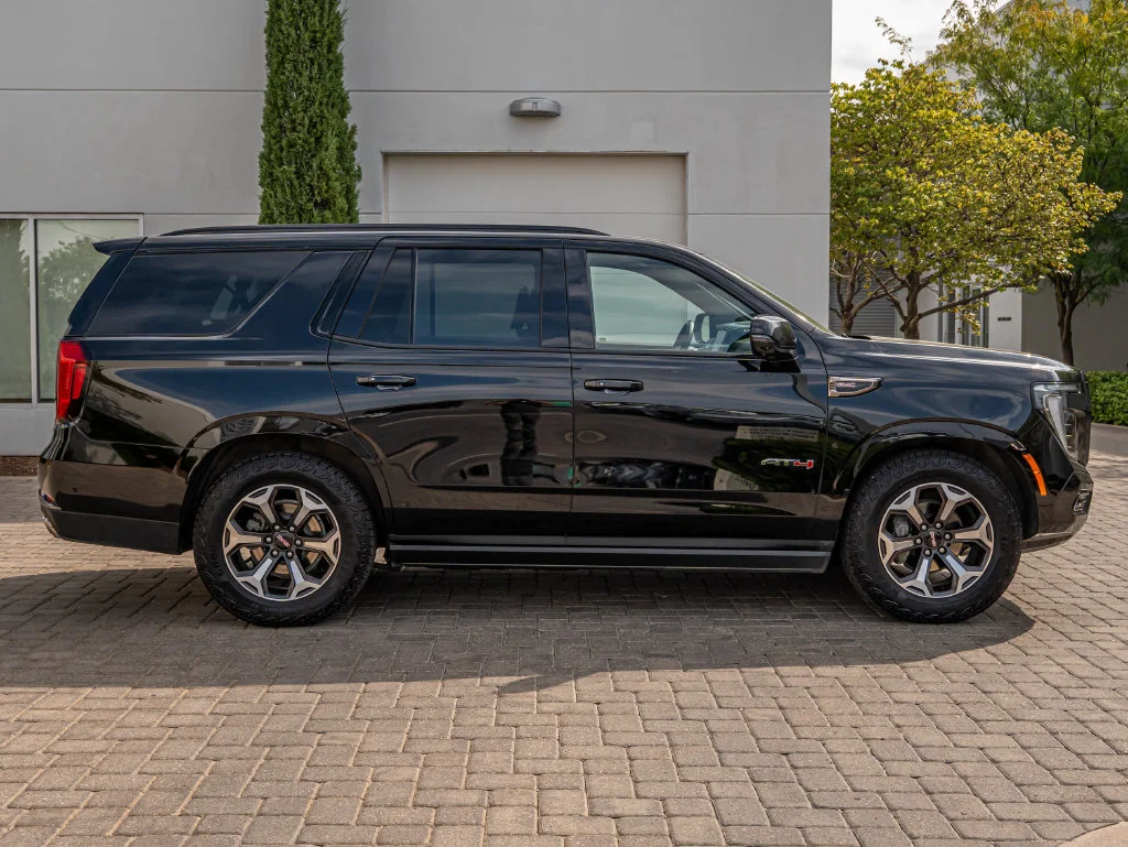 Used 2025 Onyx Black GMC AT4 Ultimate image 11