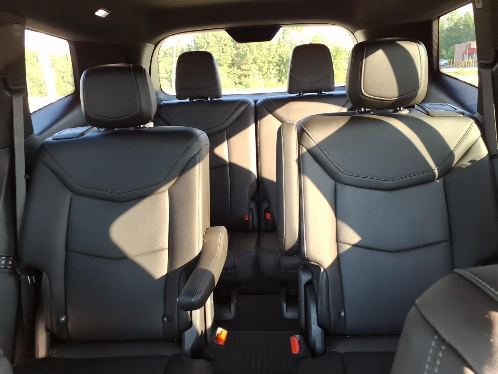 Used 2022 Crystal White Tricoat Cadillac Sport image 23