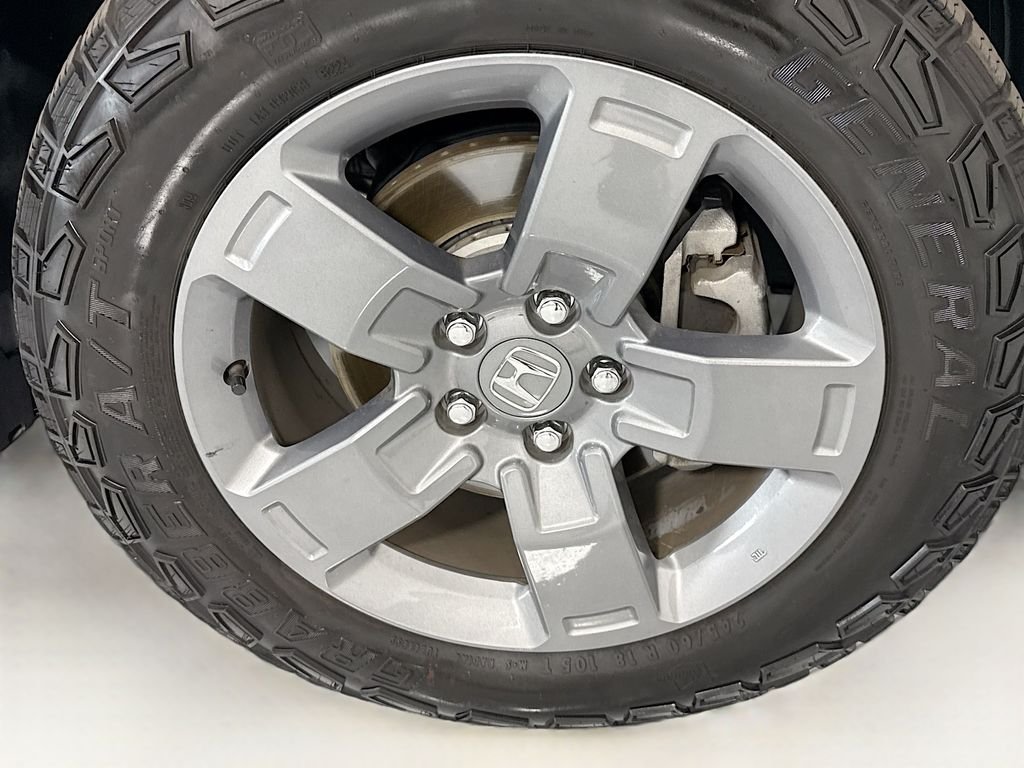 Certified Used 2025 Sonic Gray Pearl Honda TrailSport image 32