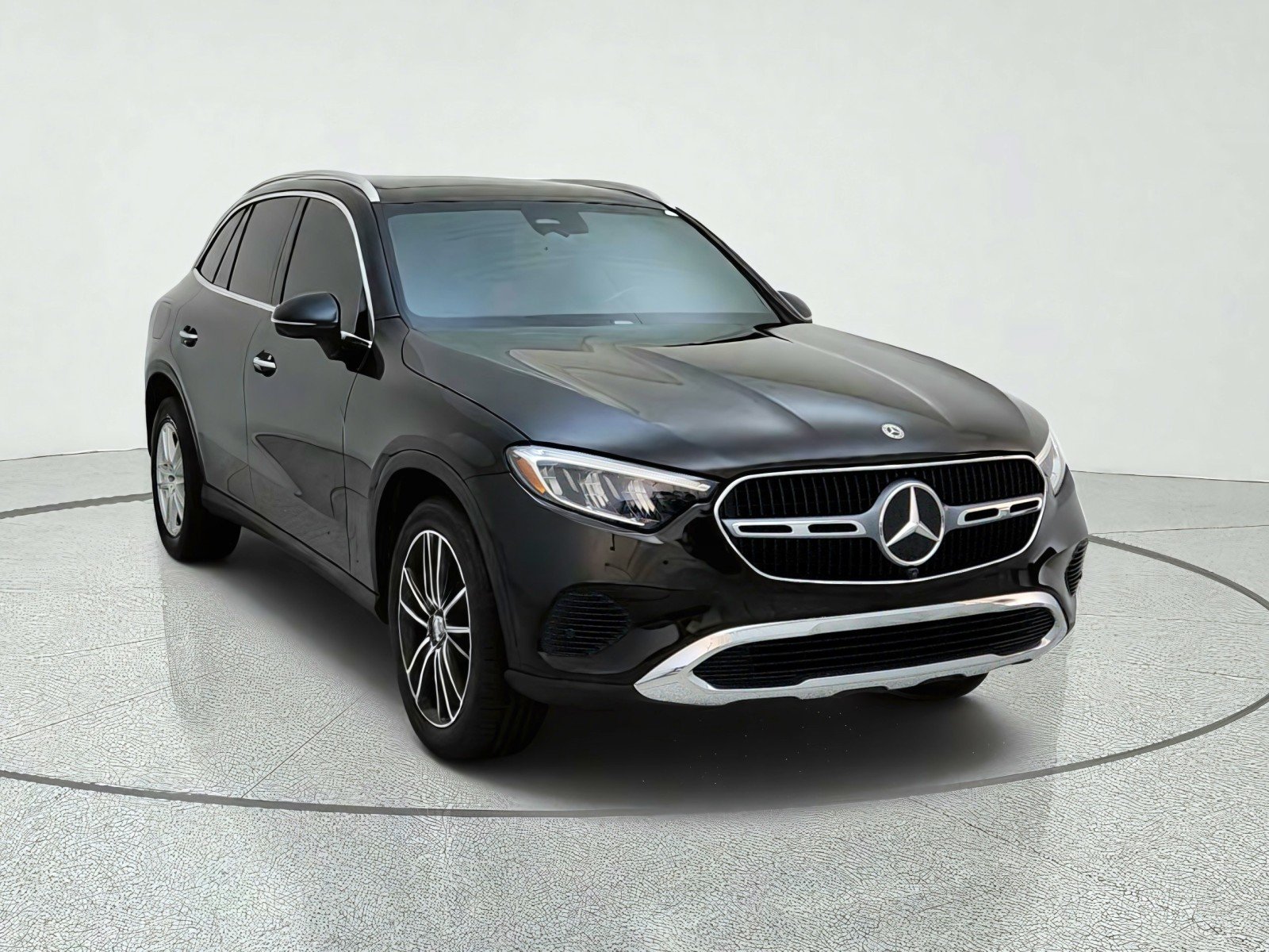 Used 2023 Black Mercedes-Benz GLC 300 image 4