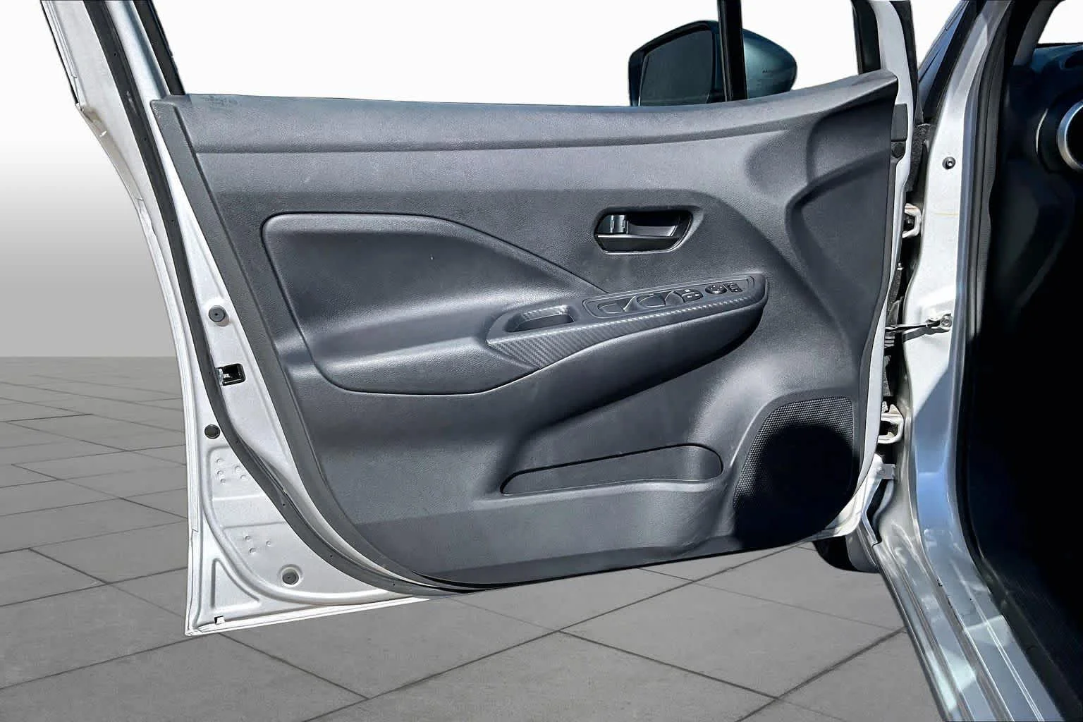 Certified Used 2025 Brilliant Silver Metallic Nissan S image 24