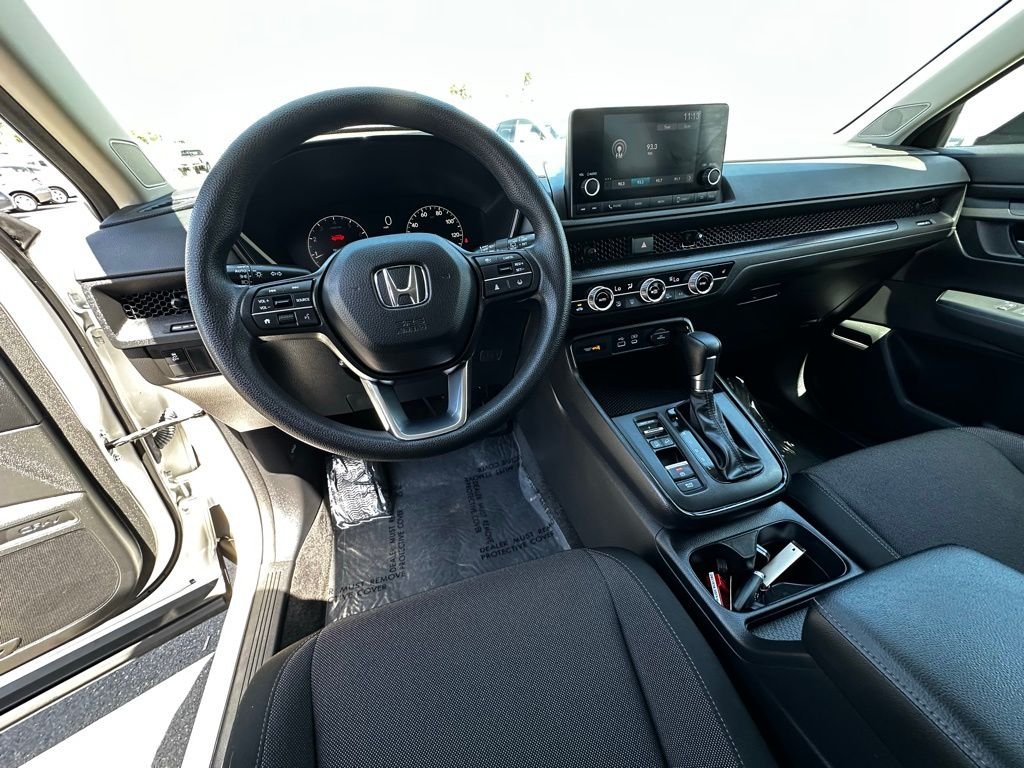 Used 2023 White Honda EX image 14