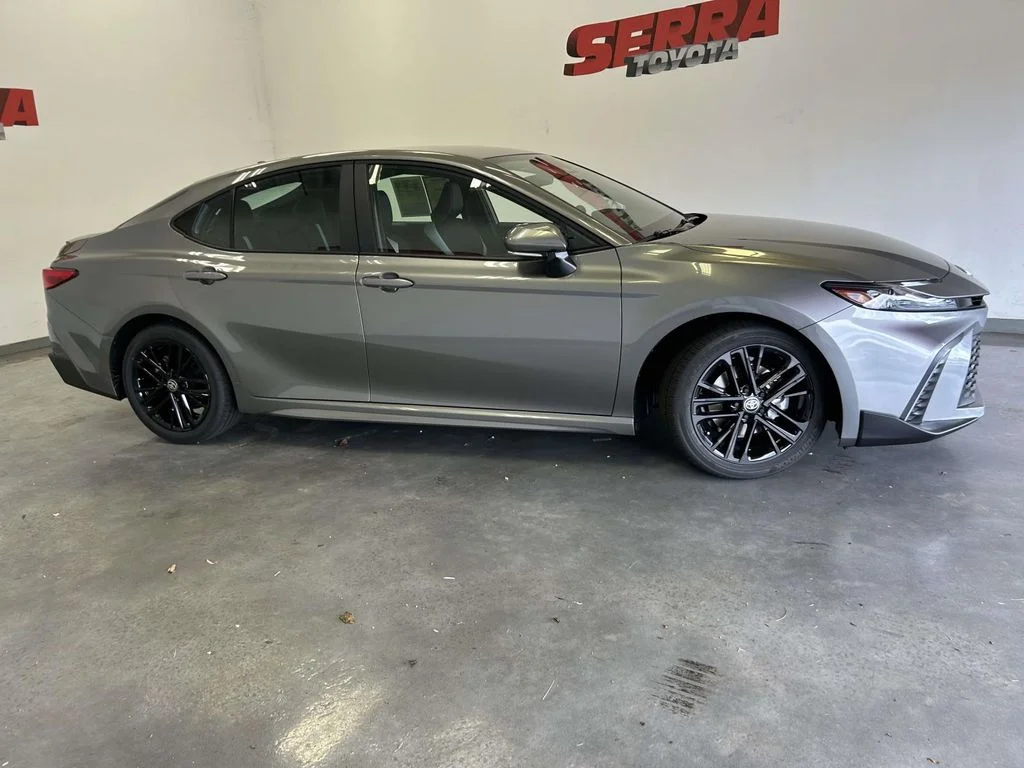 Used 2026  Toyota SE image 2
