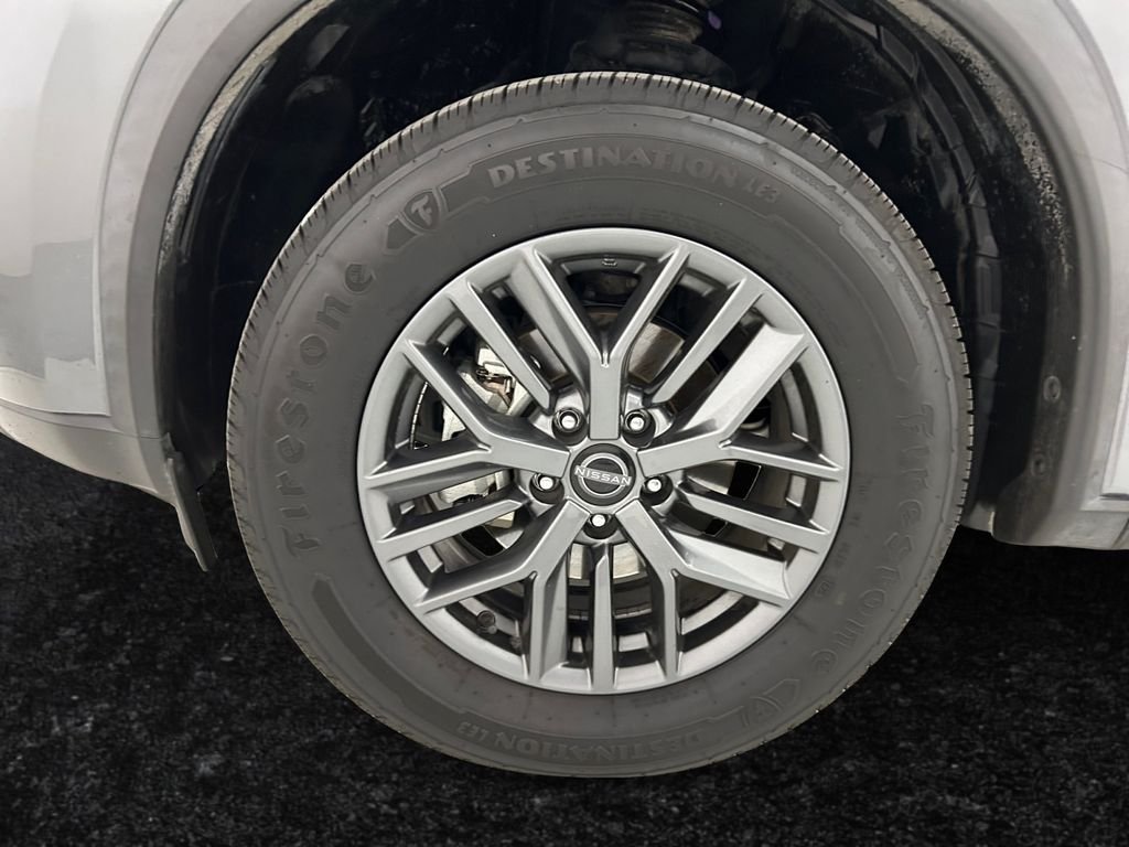 Used 2023 Gray Nissan S image 27