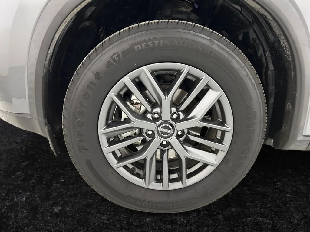 Used 2023 Gray Nissan S image 27