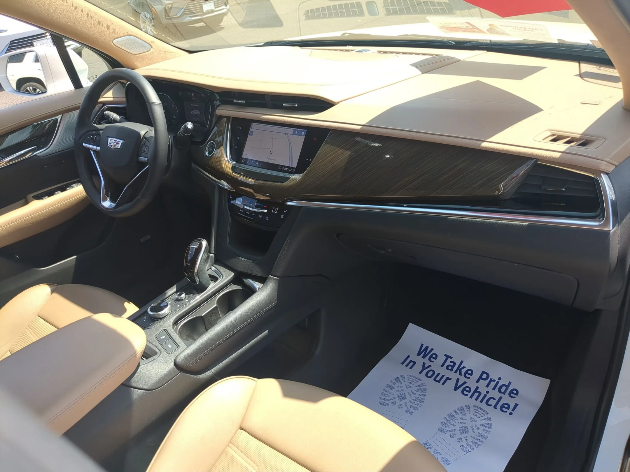 Used 2020 Crystal White Tricoat Cadillac AWD Premium Luxury image 28