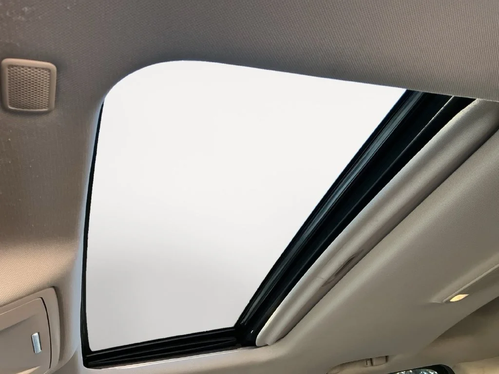 Used 2017 WHITE FROST TRICOAT GMC Denali image 17