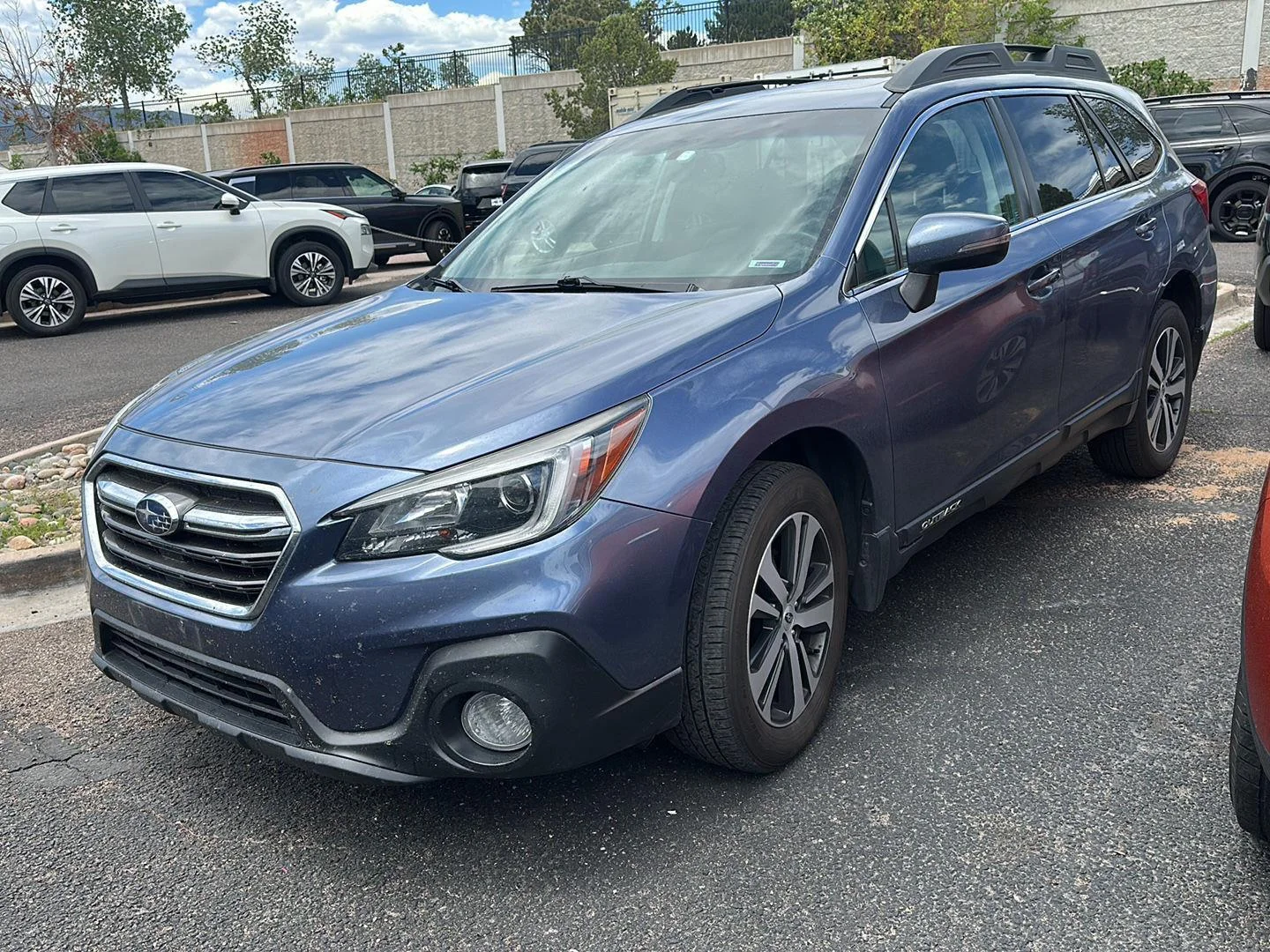 Used 2018 Twilight Blue Metallic Subaru Limited image 10