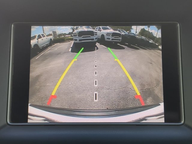 Used 2018 White Jeep Laredo image 22