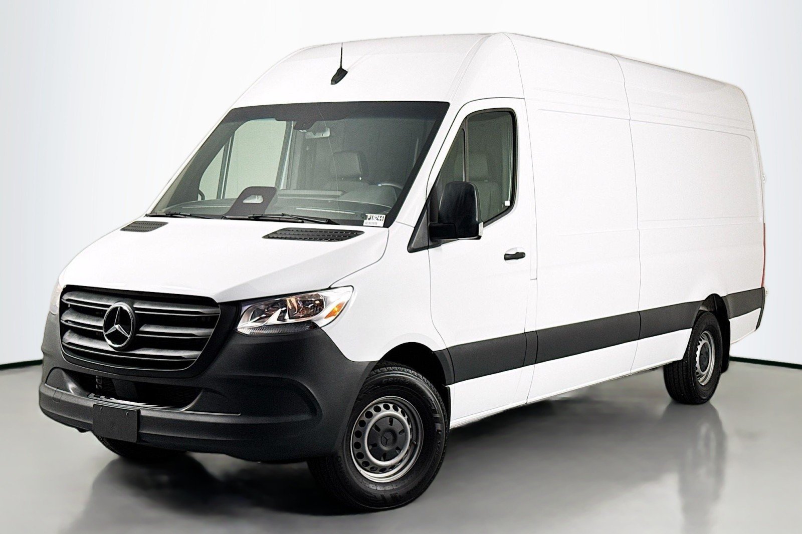 2025 Mercedes-Benz Sprinter 2500 170 WB HO High Roof's photo