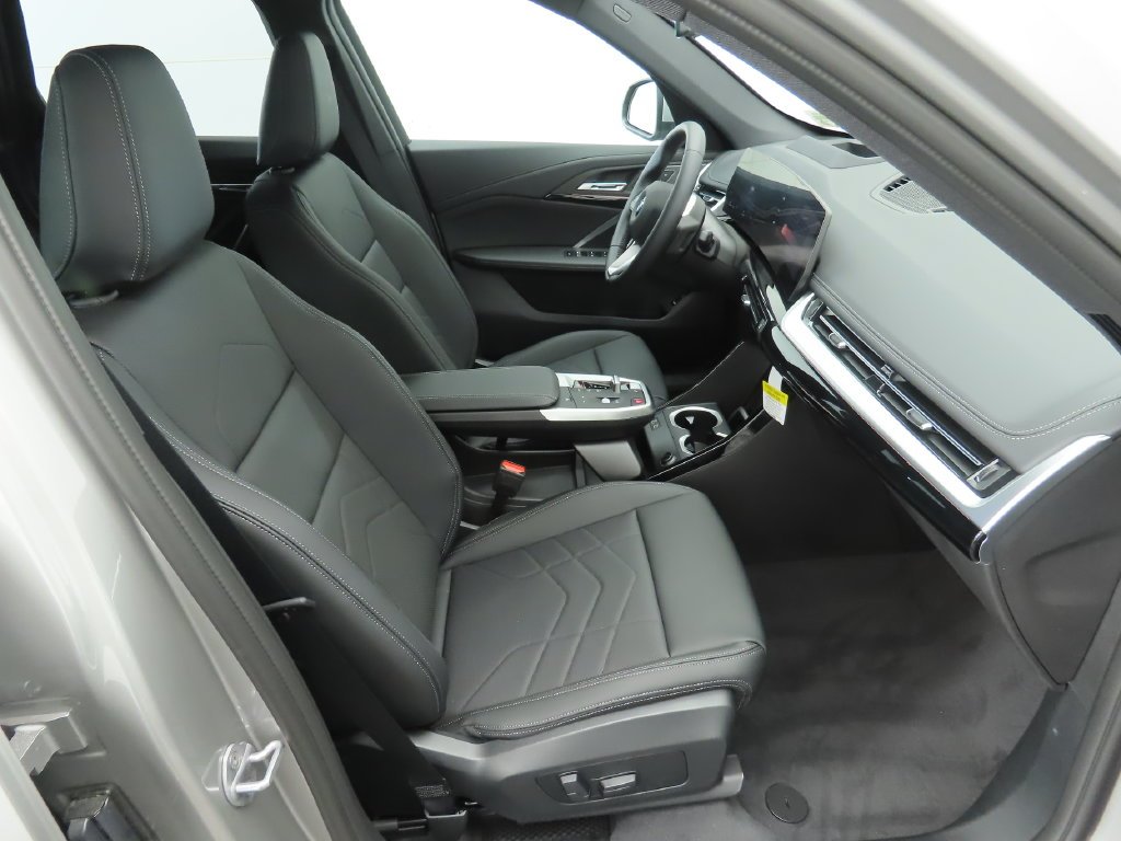 Certified Used 2026 Silver Metallic BMW xDrive28i image 21
