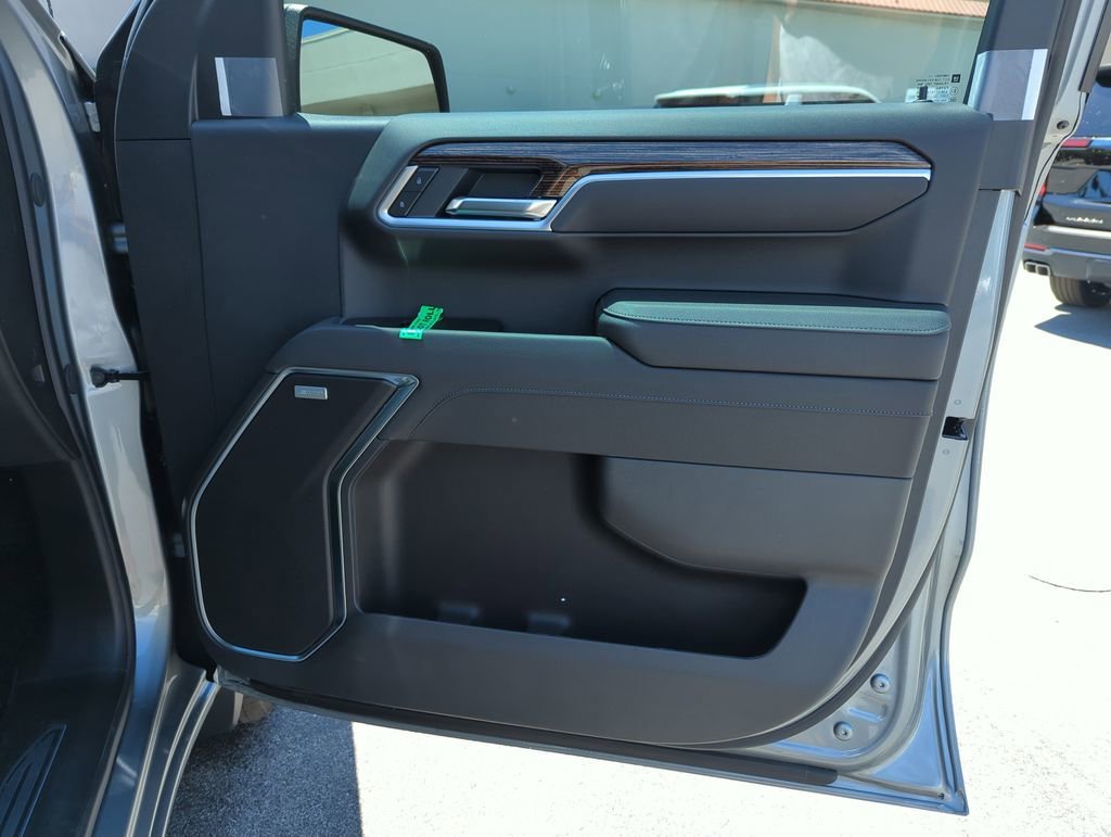 New 2026 Sterling Metallic GMC Elevation image 31