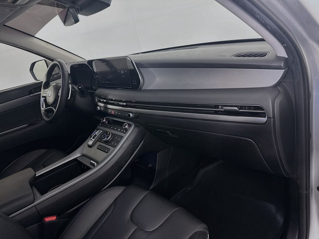 Used 2023 Silver Hyundai SEL image 30