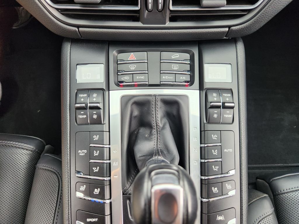 Used 2019 Dolomite Silver Metallic Porsche S image 21