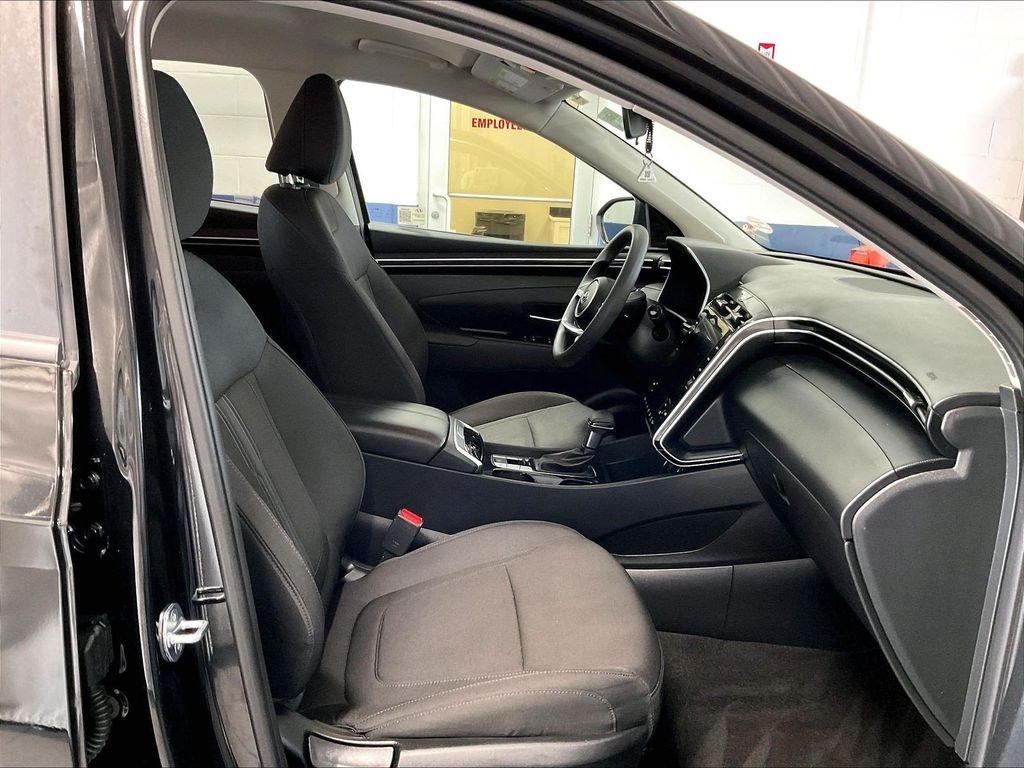 Used 2024 Black Hyundai SEL image 11