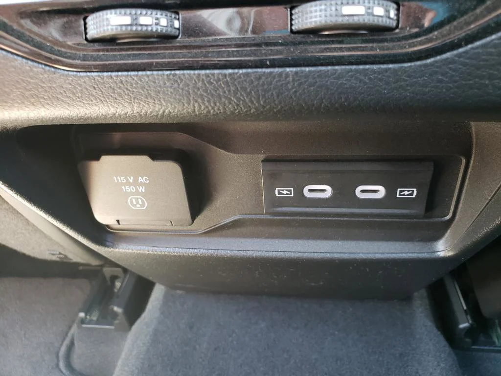 New 2026 Bright White Clearcoat Jeep Laredo Altitude image 13