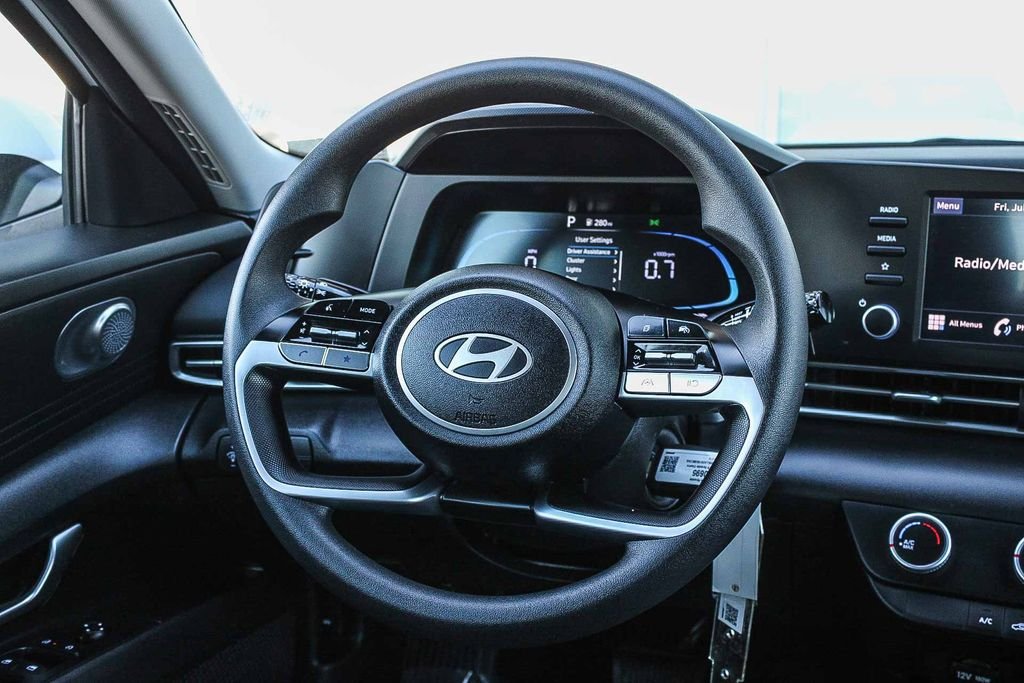Certified Used 2025 White Hyundai SE image 17