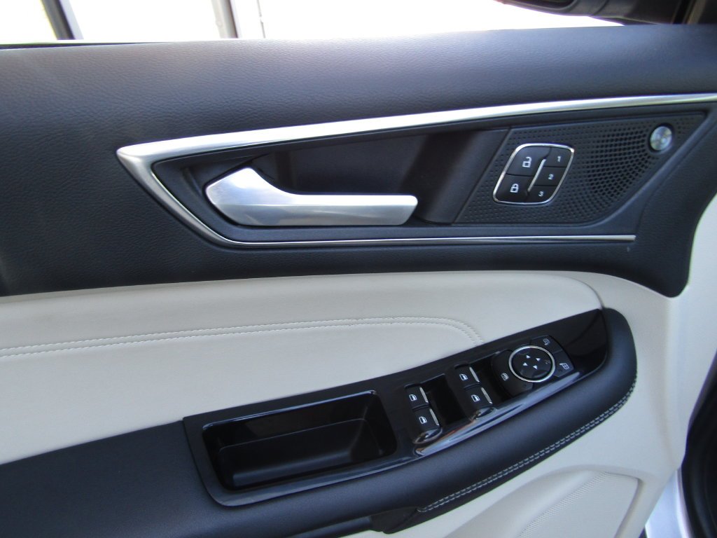 Used 2020 Silver Ford Titanium image 22