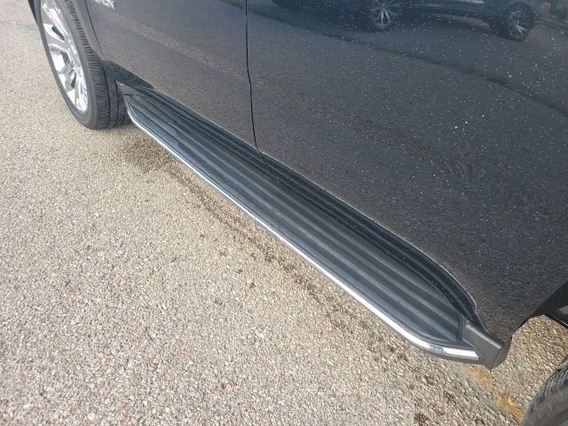 Used 2017 Onyx Black GMC SLE image 5