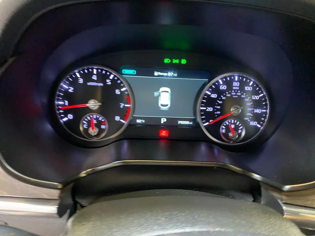 Used 2021 White Kia SX image 38