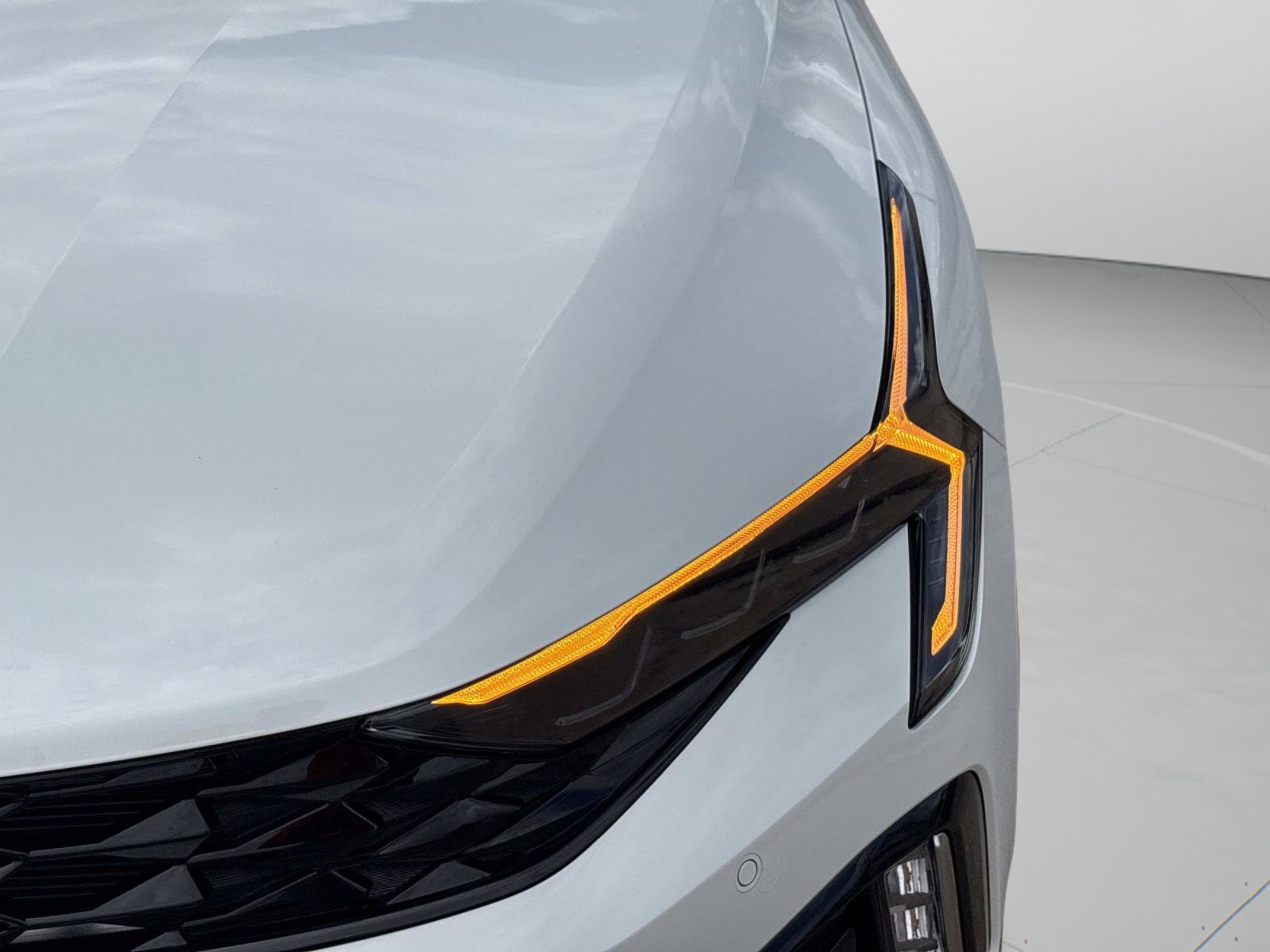 New 2027 Snow White Pearl Kia GT-Line image 31