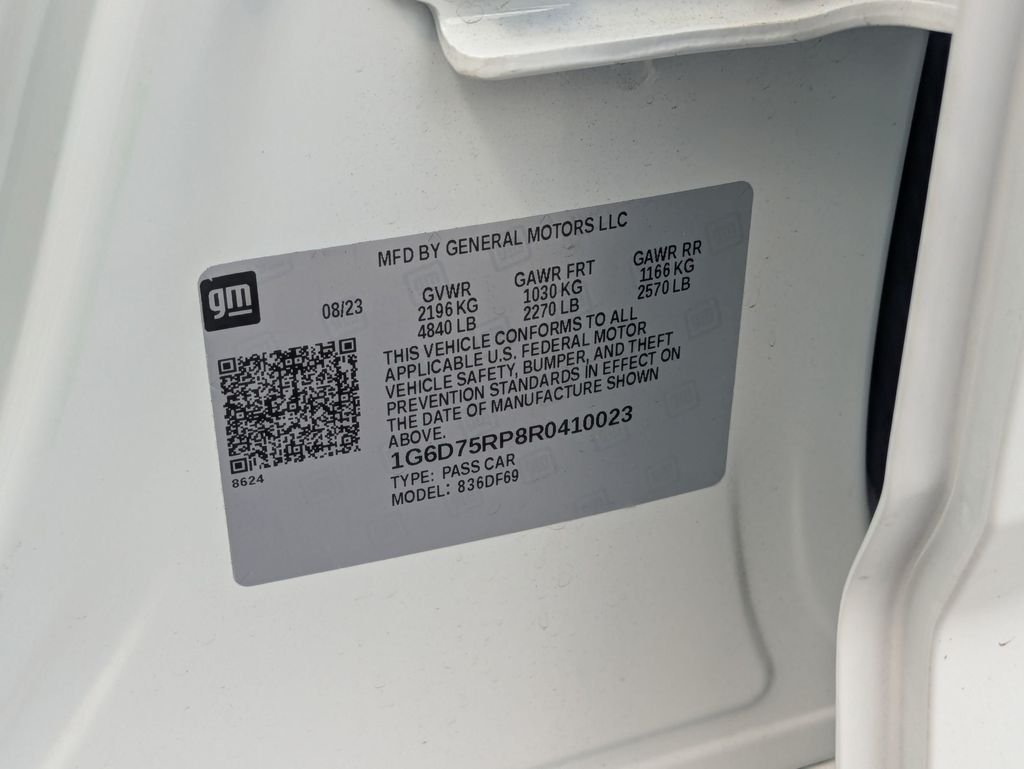 Used 2024 White Cadillac V-Series image 30