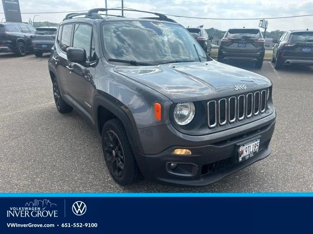 Used 2017 Gray Jeep Latitude image 1