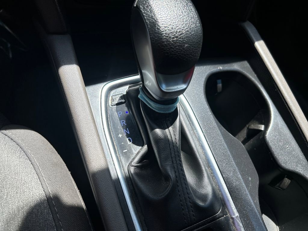 Used 2019 Orange Hyundai SE image 29