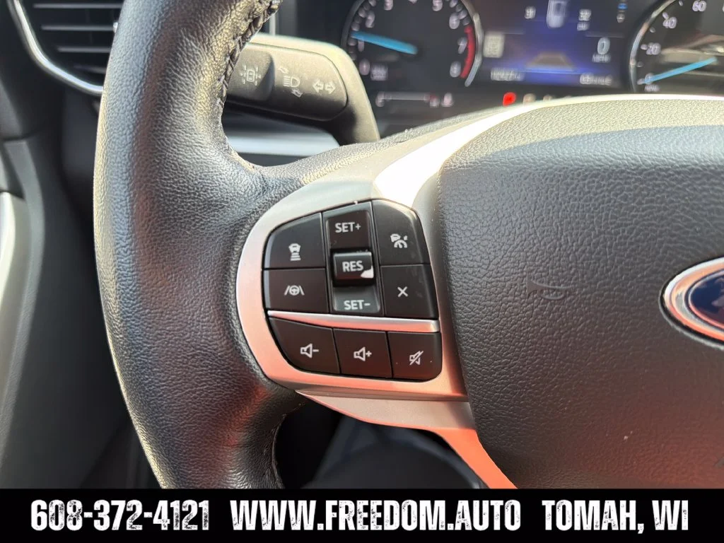 Used 2022 Blue Metallic Ford XLT image 16