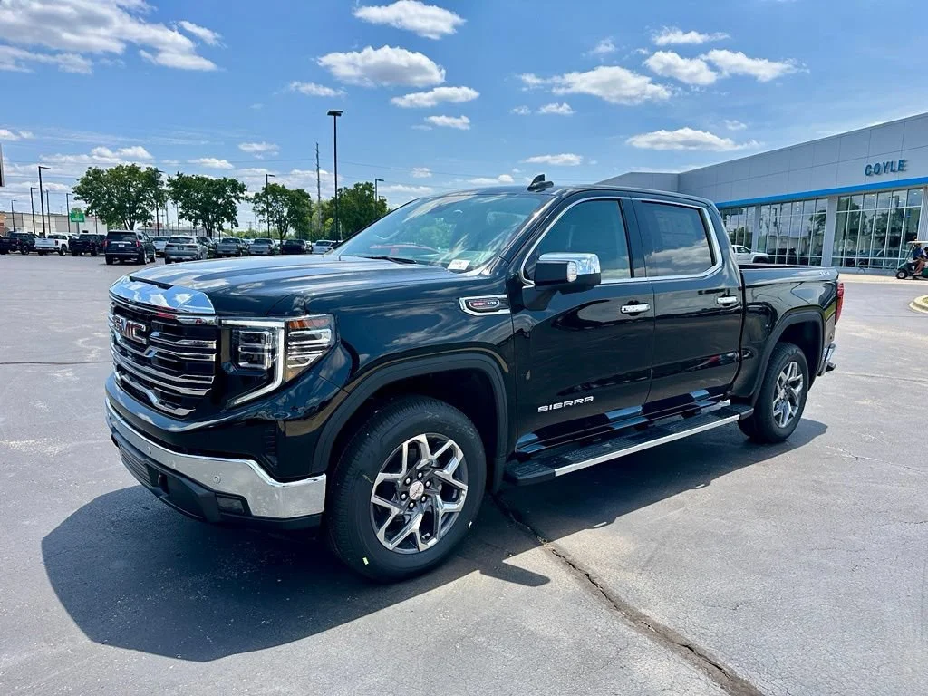 2026 GMC Sierra 1500 SLT - Photo 9